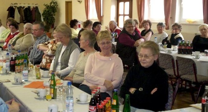 Blick auf einen Teil der Teilnehmer (Foto: Henze)
