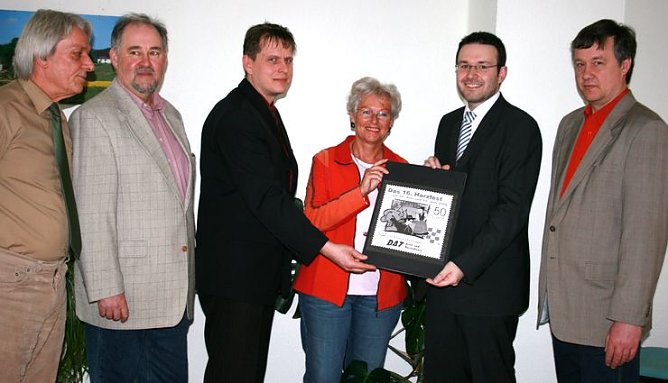 &Uuml;bergeben (Foto: Wille)