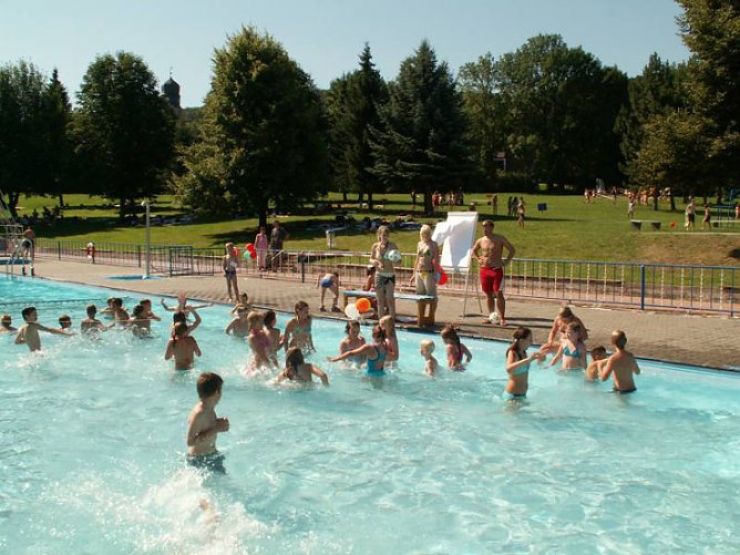 Schwimmbad Gro&szlig;furra (Foto: Archiv Patrick Dunst)