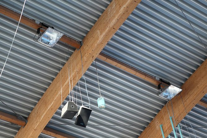 Es werde Licht - die zusätzlichen Strahler (Foto: nnz) Es werde Licht - die zusätzlichen Strahler (Foto: nnz)