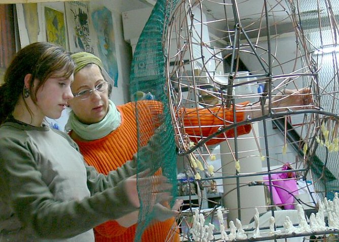 Saurier am Theater (Foto: Wolfgang Kurima Rauschning) Saurier am Theater (Foto: Wolfgang Kurima Rauschning)