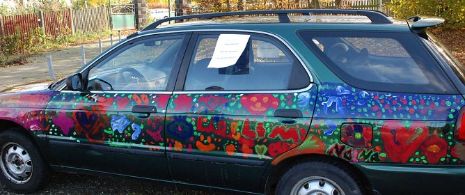 Die neueste Hettstedter Leinwand f&auml;hrt auf vier R&auml;dern. (Foto: J. Miche)