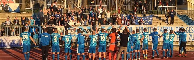 Dank an die mitgereisten Fans f&uuml;r die Unterst&uuml;tzung (Foto: R. Wisse)