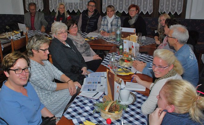 Sie steuern gegen den Trend der Ver&ouml;dung von Innenst&auml;dten. Die M&uuml;he wird belohnt. Attraktive Veranstaltungen und das Alltagsgesch&auml;ft locken viele B&uuml;rger in das Zentrum. Eines der Erfolgsrezepte: Zusammenarbeit. Beispielsweise mit der sehr kooperativen Stadtverwaltung und ambitionierten Vereinen.  (Foto: Jochen Miche)