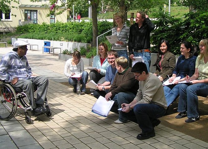 Internationales Flair am Weinberg (Foto: FHN)