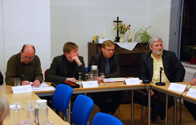 Gastgeber, Gespr&auml;chspartner, Moderator: Peter Frobel, Norbert Born, Eduard Jantos und Dirk Michael (v. l.). (Foto: Jochen Miche)