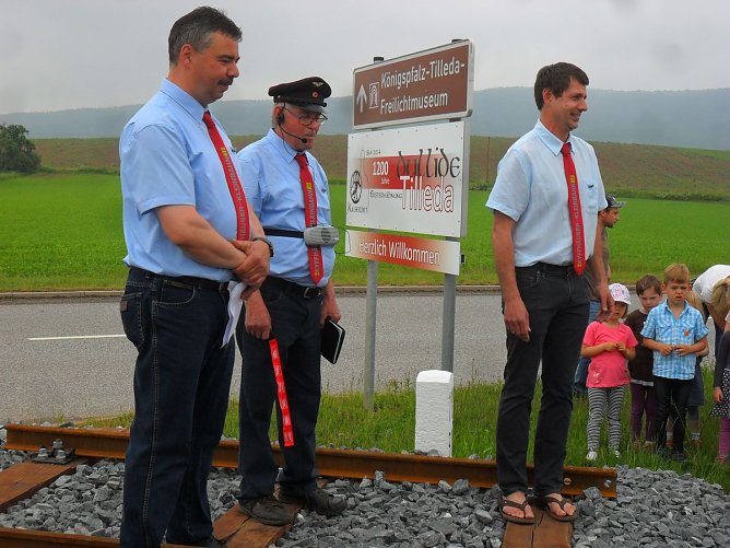 Ganz großer Bahnhof zum Kyffhäuser-Kleinbahn-Jubiläum (Foto: Andreas Schmölling) Ganz großer Bahnhof zum Kyffhäuser-Kleinbahn-Jubiläum (Foto: Andreas Schmölling)