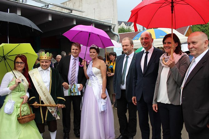 Solewasser-Vitalpark feierlich eingeweiht (Foto: Karl-Heinz Herrmann) Solewasser-Vitalpark feierlich eingeweiht (Foto: Karl-Heinz Herrmann)