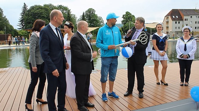 Solewasser-Vitalpark feierlich eingeweiht (Foto: Karl-Heinz Herrmann) Solewasser-Vitalpark feierlich eingeweiht (Foto: Karl-Heinz Herrmann)