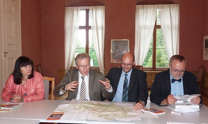 Neu&eacute; Karte Burgen und Schl&ouml;sser Th&uuml;ringens (Foto: Karl-Heinz Herrmann)