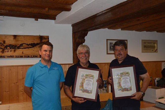 Die Ehrenmitglieder in der FFW Helfta (Foto: FFw Helfta/Staub) Die Ehrenmitglieder in der FFW Helfta (Foto: FFw Helfta/Staub)