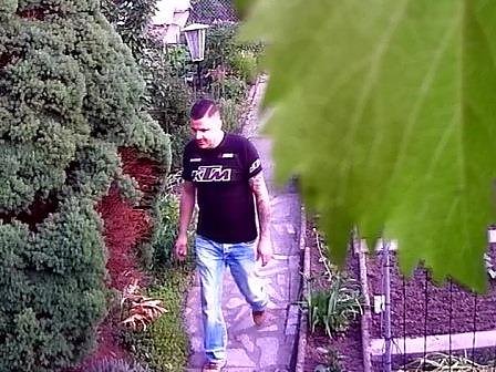 Einer der Gesuchten (Foto: Polizei Halberstadt) Einer der Gesuchten (Foto: Polizei Halberstadt)