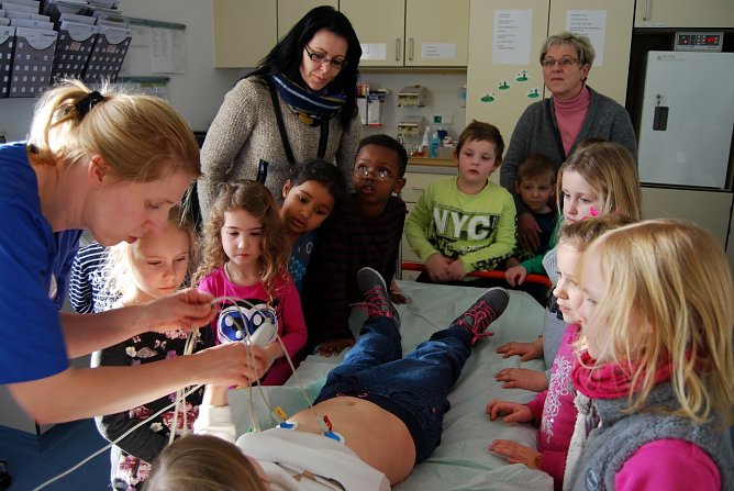 Spannend, den Herzschlag zu h&ouml;ren (Foto: Helios/G. Lakomy)