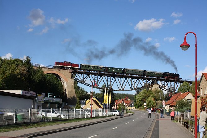 Viadukt in Leimbach (Foto: Mansfelder Bergwersbahn, Kurt Beyer) Viadukt in Leimbach (Foto: Mansfelder Bergwersbahn, Kurt Beyer)