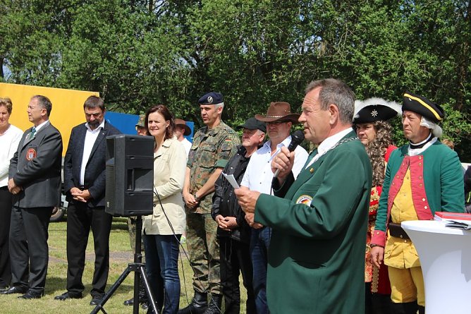 Gro&szlig;e Parade auf dem Dickkopf (Foto: Karl-Heinz Herrmann)