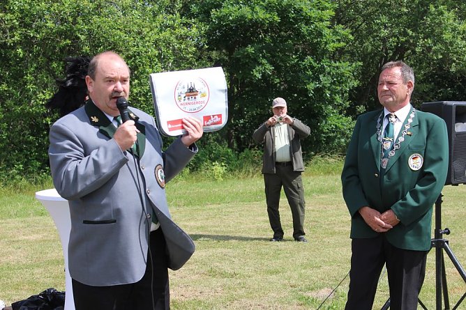Gro&szlig;e Parade auf dem Dickkopf (Foto: Karl-Heinz Herrmann)
