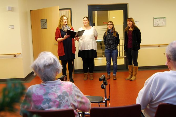 Singen in der Helios Klinik (Foto: Gabriele Lakomy)