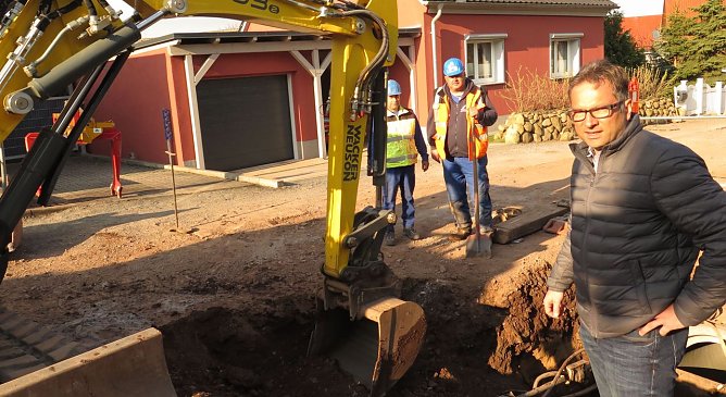 Andreas Reiche an der Ilfelder Baustelle (Foto: NUV)