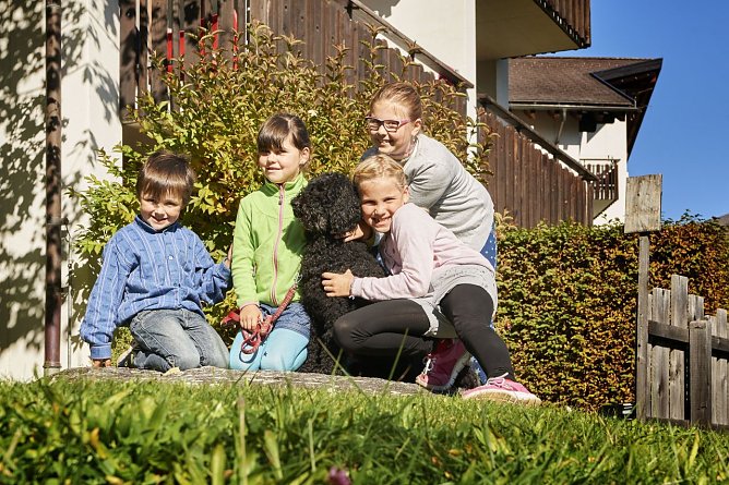 Entspannter Urlaub auch mit Vierbeiner (Foto: Reka-Feriendorf)