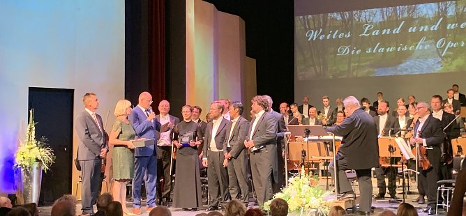 Operngala (Foto: oas)