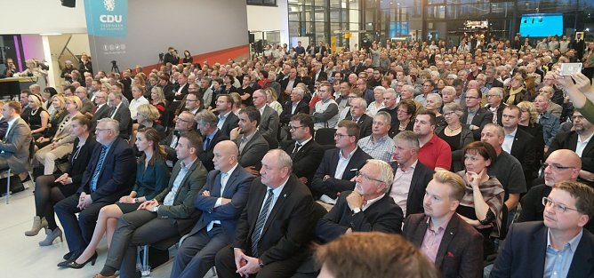 Gespannte Zuh&ouml;rerschaft (Foto: nnz)