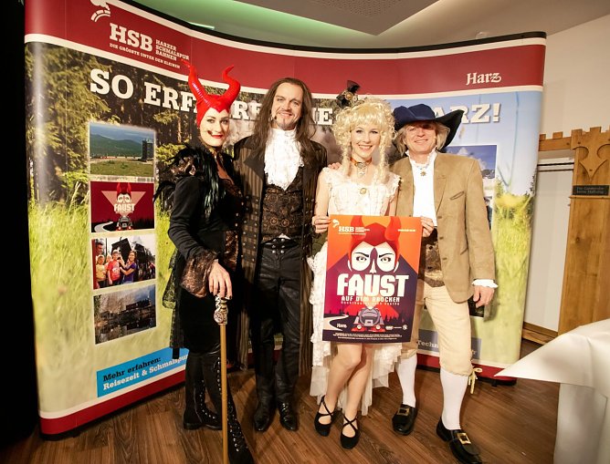 Die Hauptdarsteller von Faust auf dem Brocken � Rocktheater nach Goethe: (v.l.n.r.): Jessica Fendler (Mephista), Christian Venzke (Dr. Faust/Regie/Choreografie), Annika Bollmann (Gretchen) und Martin Constantin (Goethe) (Foto: HSB/ Dirk Bahnsen)