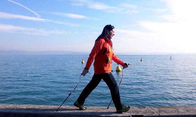 Nordic walking (Foto: N&W curve nordic walking) Nordic walking (Foto: N&W curve nordic walking)