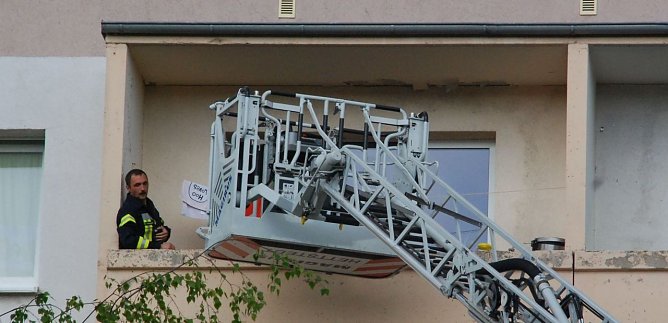 Die Feuerwehr war im III. WK , rechtzeitig vor Ort, um einer Mutter und ihrem Kind helfen zu k&ouml;nnen (Foto: J. Miche)