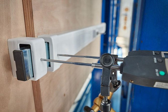 Fenster und T&uuml;ren lassen sich mit Sicherungen nach&shy;r&uuml;sten (Foto: Stiftung Warentest)