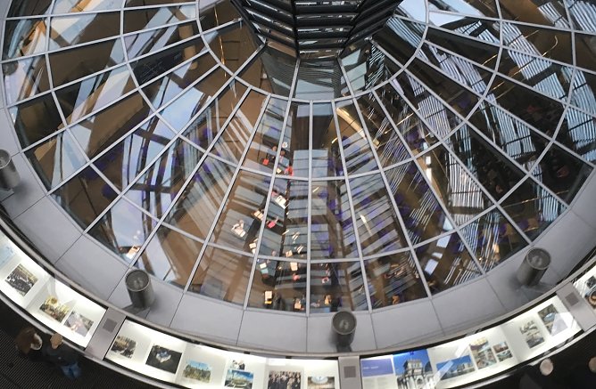 Blick auf den Bundestag aus der Kuppel des Reichstages (Foto: nnz-Archiv)