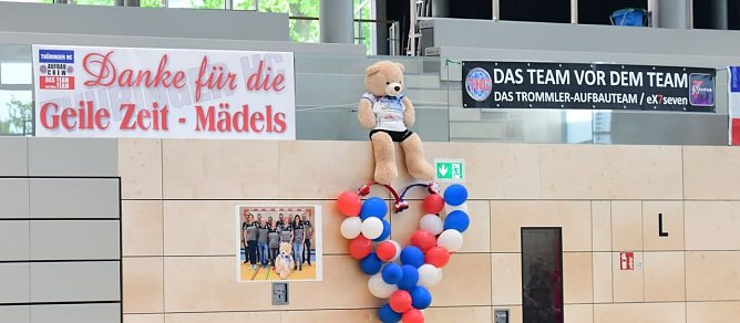 Auch wichtig f&uuml;r den THC, das Team vor dem Team (Foto: Th&uuml;ringer HC/Franziska J. Braun)