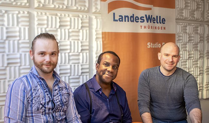 Das Trio während einer Radioshow im Jahre 2019 (Foto: Fellas) Das Trio während einer Radioshow im Jahre 2019 (Foto: Fellas)