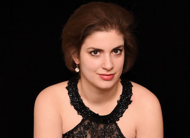 Als Violinsolistin im Konzert: Ioana Cristina Goicea (Foto: TNLOS)