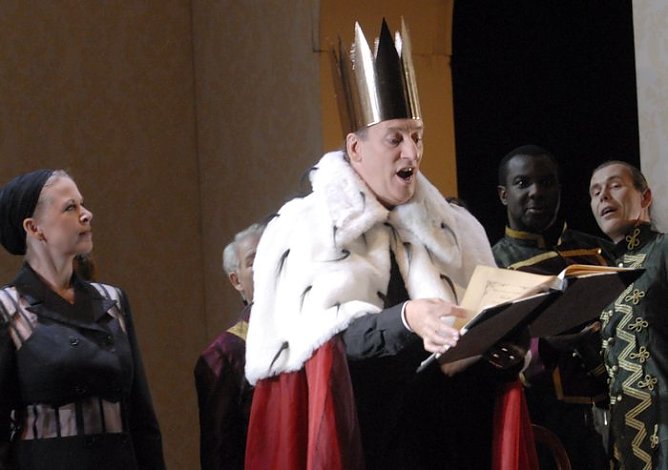 Der letzte Vorhang (Foto: R. Obst) Der letzte Vorhang (Foto: R. Obst)