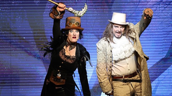 Szenenfoto aus "FAUST-AUF DEM BROCKEN-Rocktheater nach Goethe  (Foto: Peter Gerke/HSB)