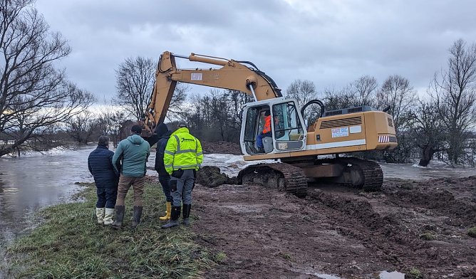 Vertiefung Deich&ouml;ffnung M&ouml;nchpfiffel-Nikolausrieth am 04. Januar 2024 (Foto: Landratsamt Kyffh&auml;userkreis)