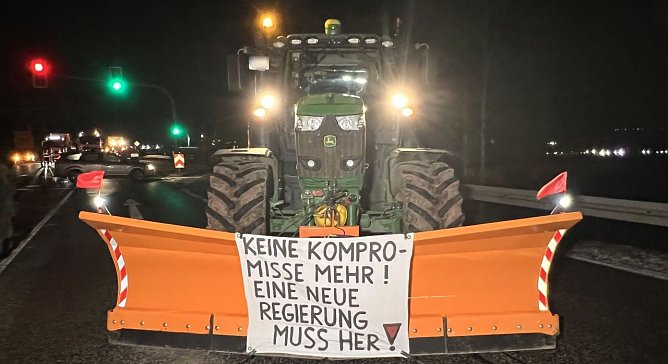 Bauernprotest heute Morgen gegen und vor Ampel (Foto: S.Dietzel)