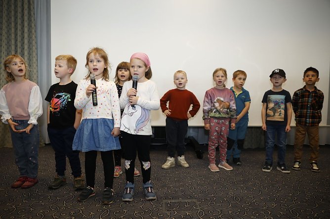 Die Kinder der Integrativen Kindertagesst&auml;tte Kinderland aus Halle (Saale) bezauberten die G&auml;ste mit einer Musik- und Tanzeinlage. (Foto: IHK Halle-Dessau )