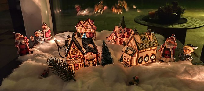 Momentaufnahme: Weihnachtsdorf am Nordpol" (Foto: Holger Wengler) Momentaufnahme: Weihnachtsdorf am Nordpol" (Foto: Holger Wengler)