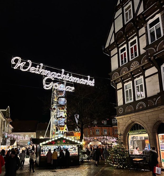 Weihnachtsmarkt in Goslar (Foto: Jürgen Mehne) Weihnachtsmarkt in Goslar (Foto: Jürgen Mehne)
