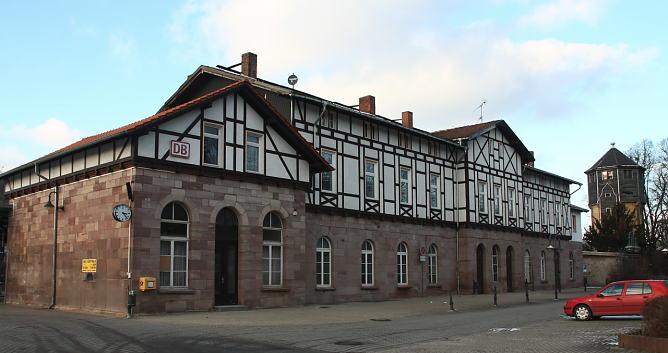 Der Residenzbahnhof in Sondershausen soll verkauft werden (Foto: Uta Keyser) Der Residenzbahnhof in Sondershausen soll verkauft werden (Foto: Uta Keyser)
