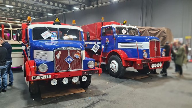 Jede Menge Oldtimer gab es am Wochenende in Erfurt zu sehen. (Foto: Cornelia Wilhelm)