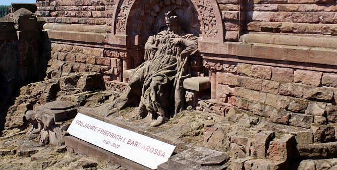 Barbarossa auf dem Kyffh&auml;userdenkmal (Foto: Eva Maria Wiegand)