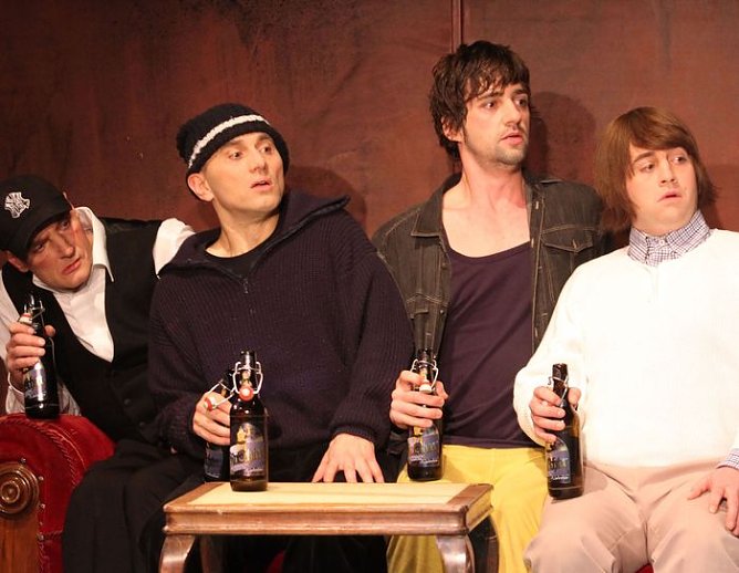 Am Nordhäuser Theater (Foto: P. Scholz) Am Nordhäuser Theater (Foto: P. Scholz)