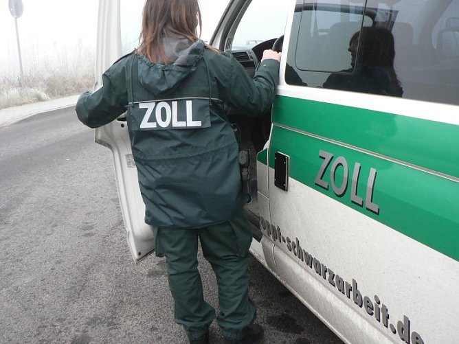Gegen Schwarzarbeit vorgehen (Foto: Zoll)