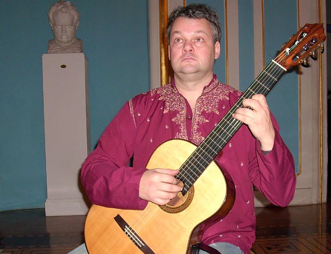 Roger Zimmermann vor dem Konzert (Foto: Karl-Heinz Herrmann)