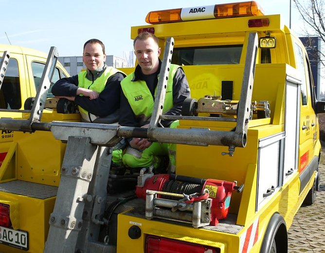 Moderne gelbe Engel (Foto: AHP) Moderne gelbe Engel (Foto: AHP)