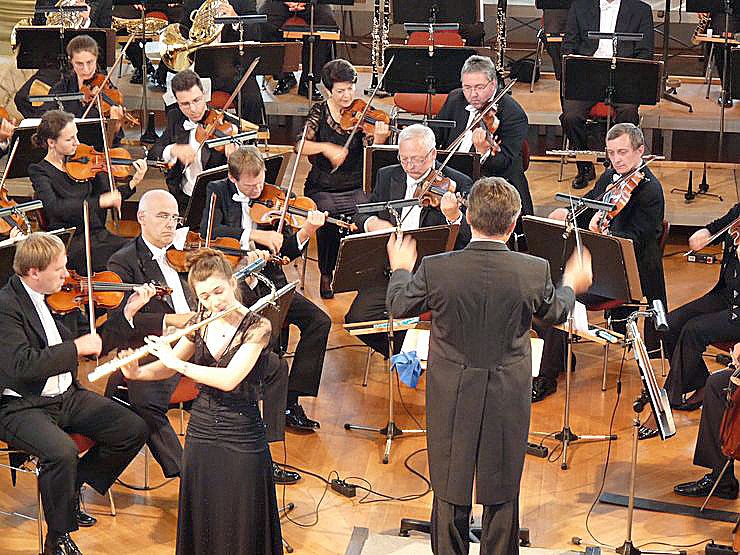 Im Mittelpunkt die Fl&ouml;te