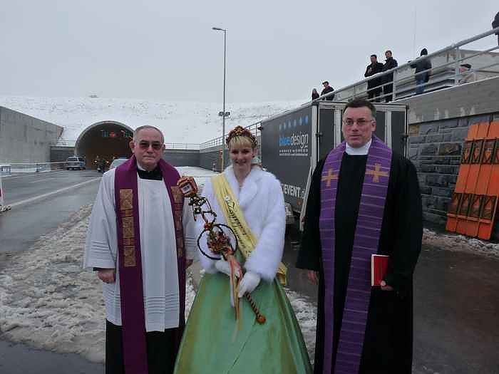 Er&ouml;ffnung Schm&uuml;cketunnel
