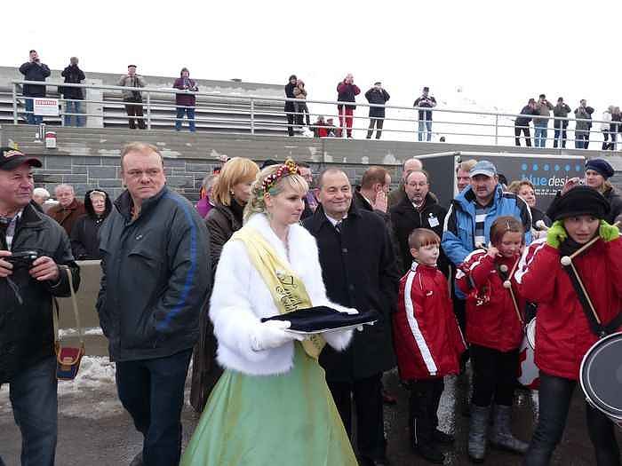 Er&ouml;ffnung Schm&uuml;cketunnel